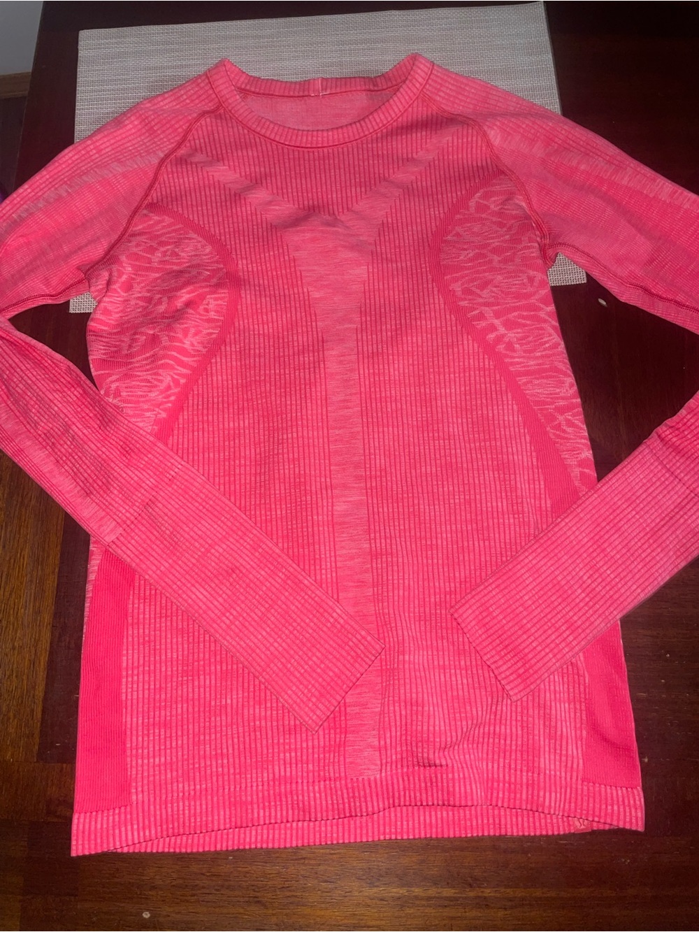 Lululemon Seamless Long Sleeve Athletic Top Pink Coral Women’s Size 10”